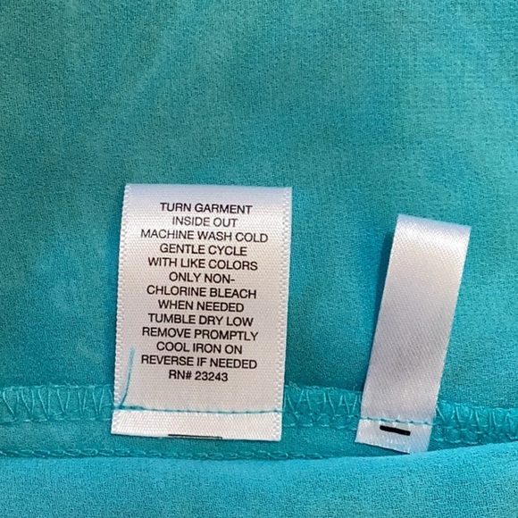 NY&C Cold Shoulder Top - Picture 6 of 7